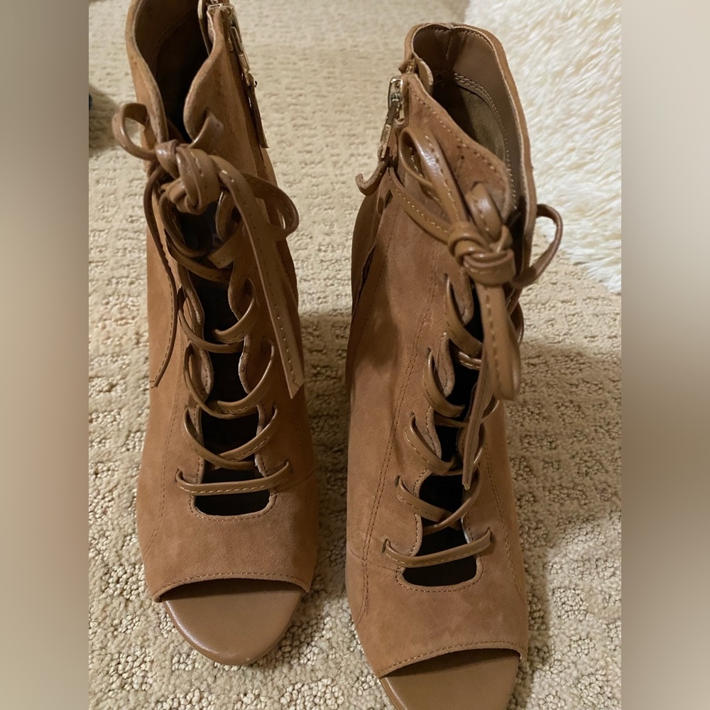 Sam Edelman Yvie,Saddle suede bootie